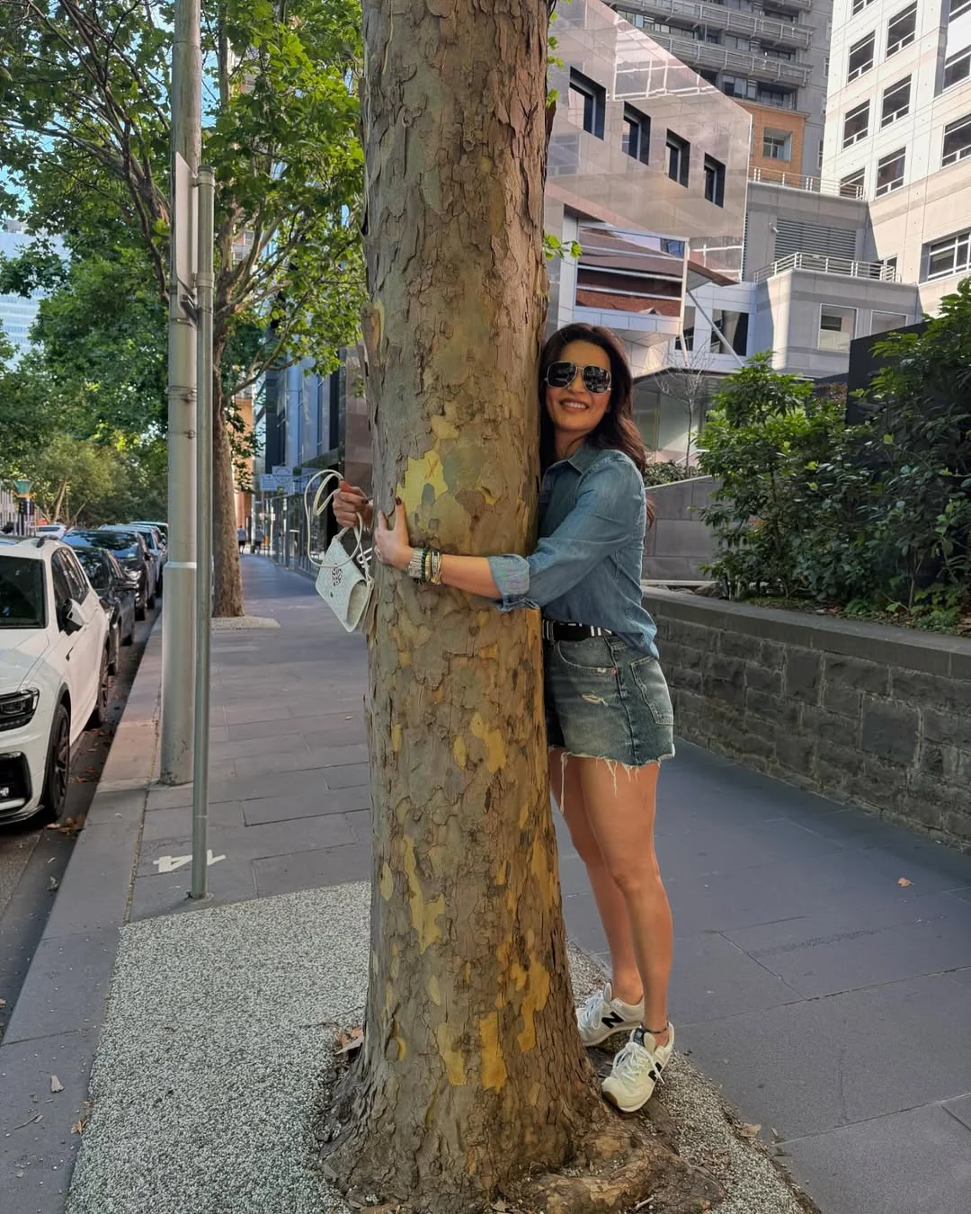 Karishma Tanna, 40 picture 2 of 5
