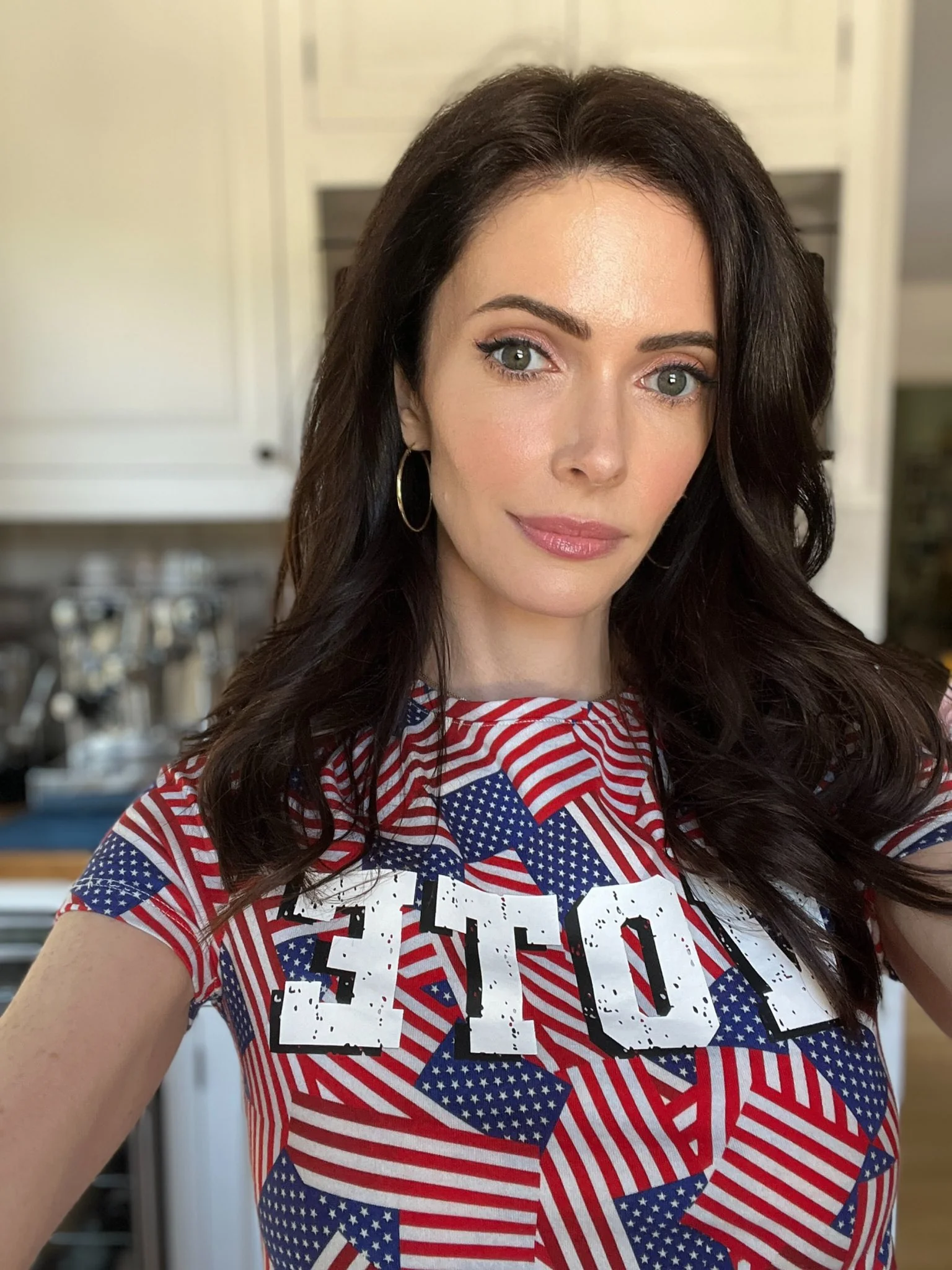 Bitsie Tulloch, 43 picture 3 of 20