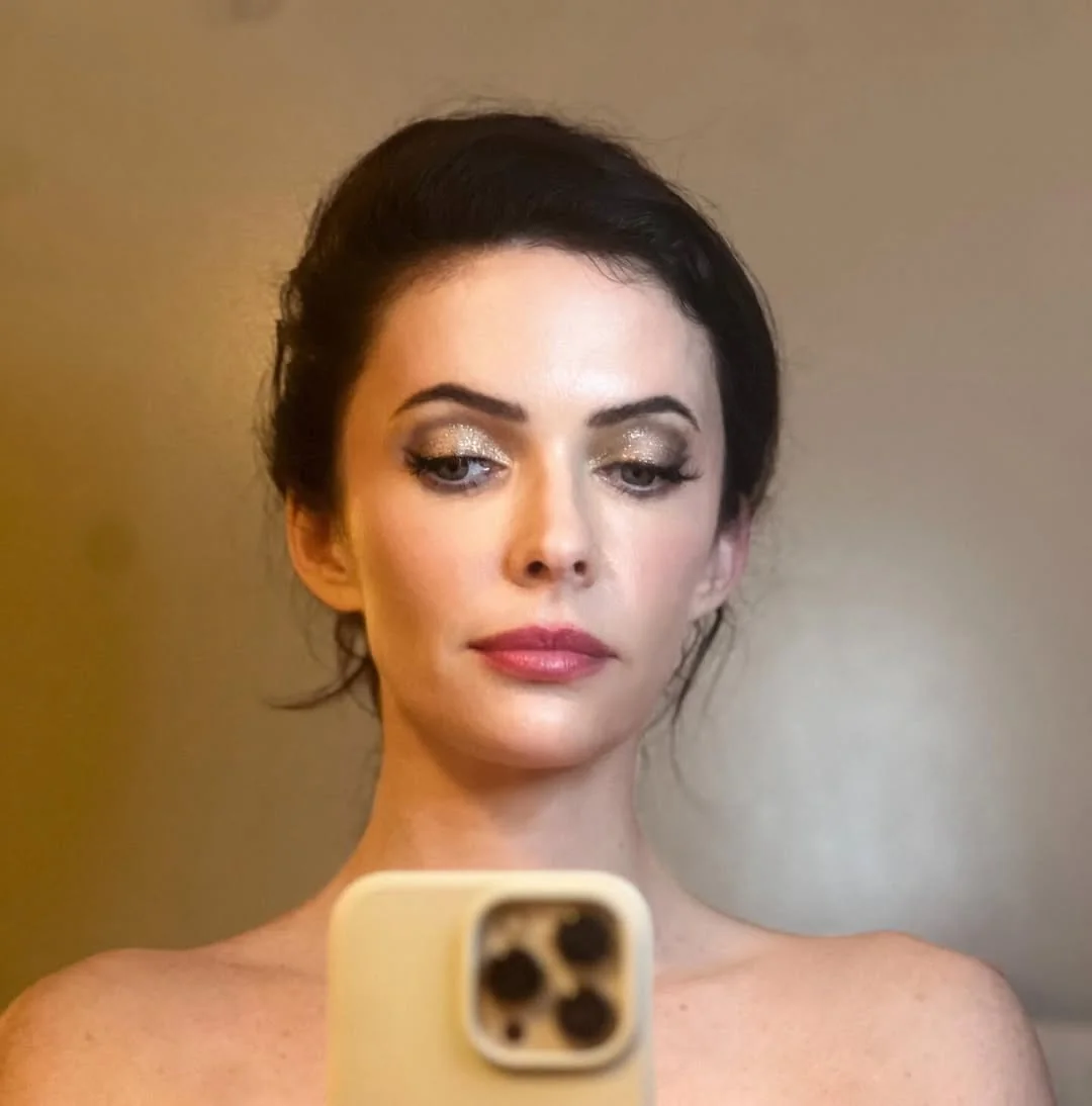 Bitsie Tulloch, 43 picture 4 of 20