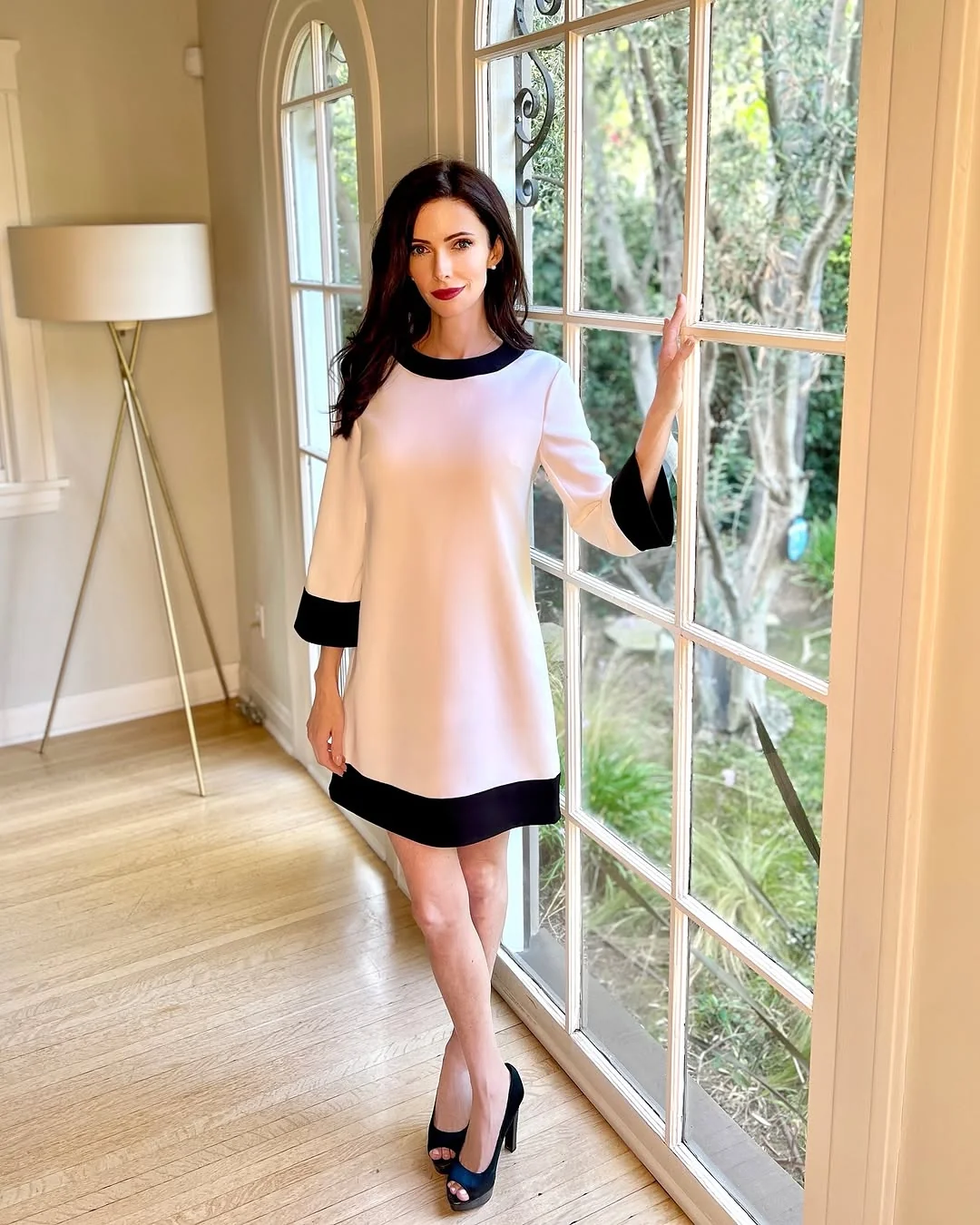 Bitsie Tulloch, 43 picture 18 of 20