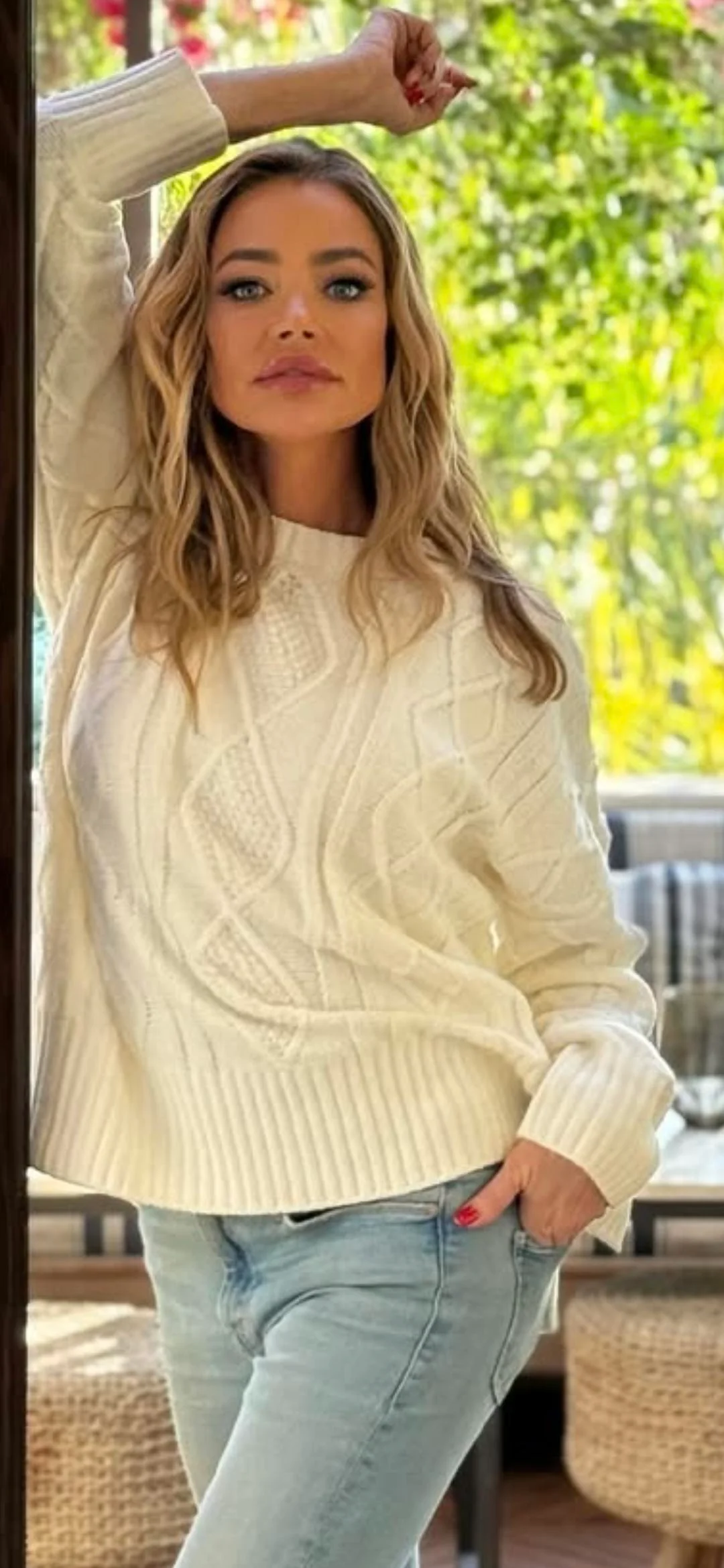 Denise Richards, 53 picture 1 of 2