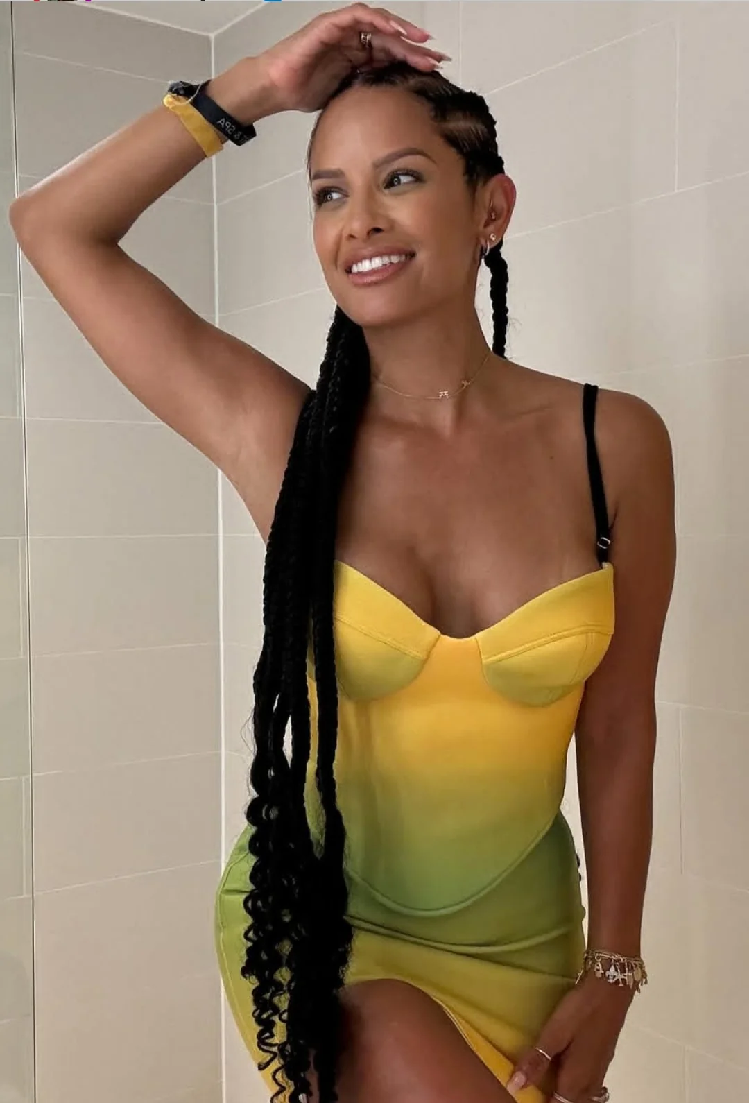 Rocsi Diaz, 43 picture 8 of 15