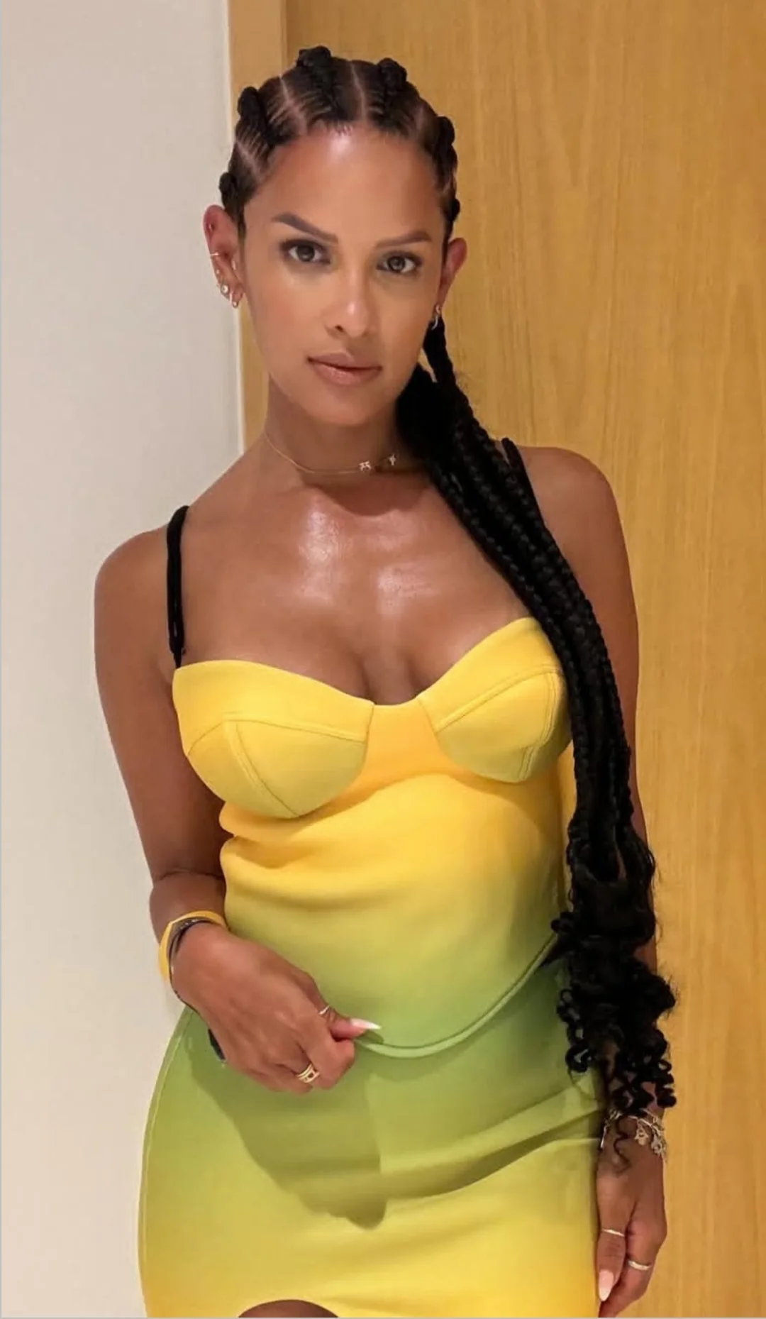 Rocsi Diaz, 43 picture 12 of 15
