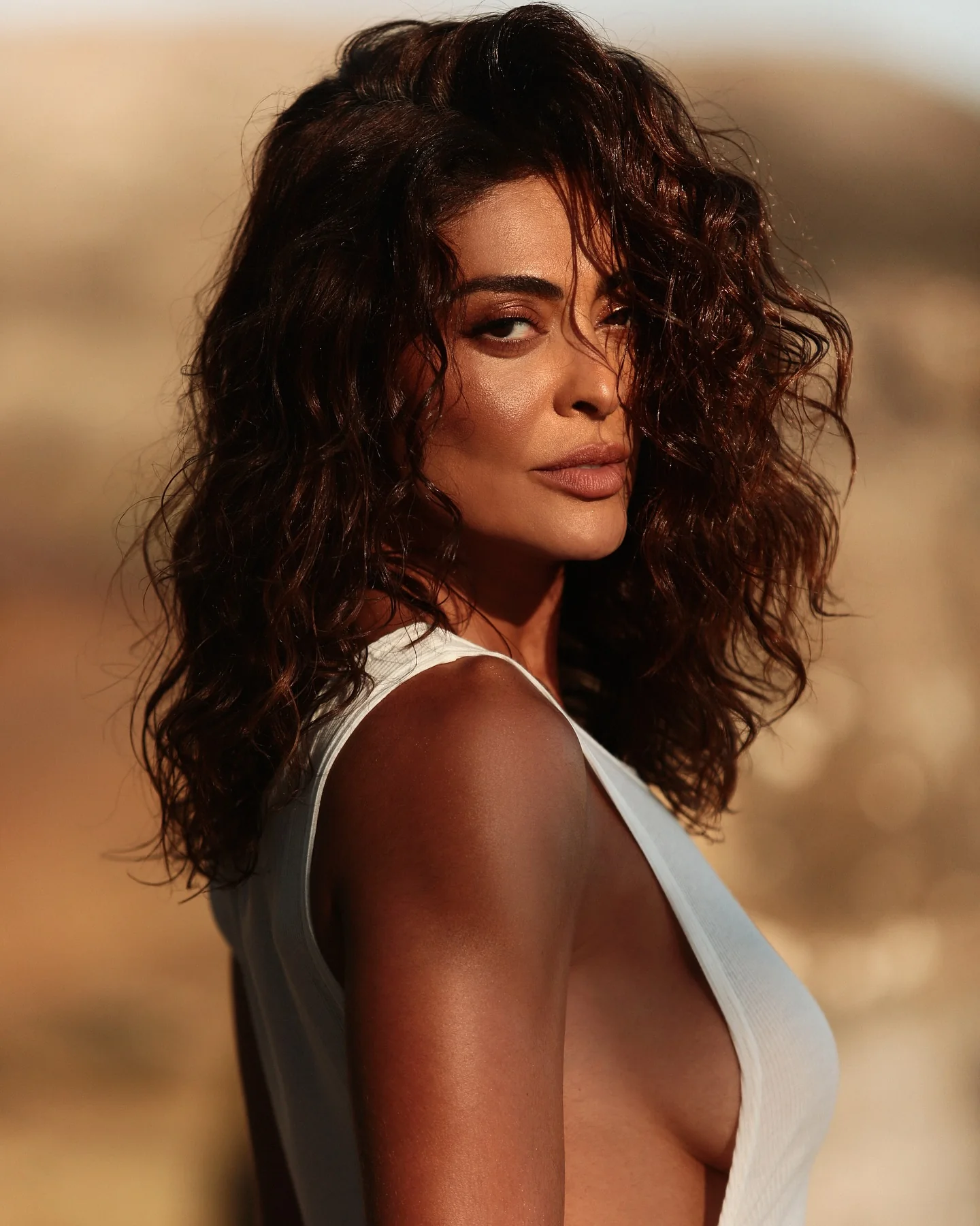 Juliana Paes, 45 picture 2 of 5