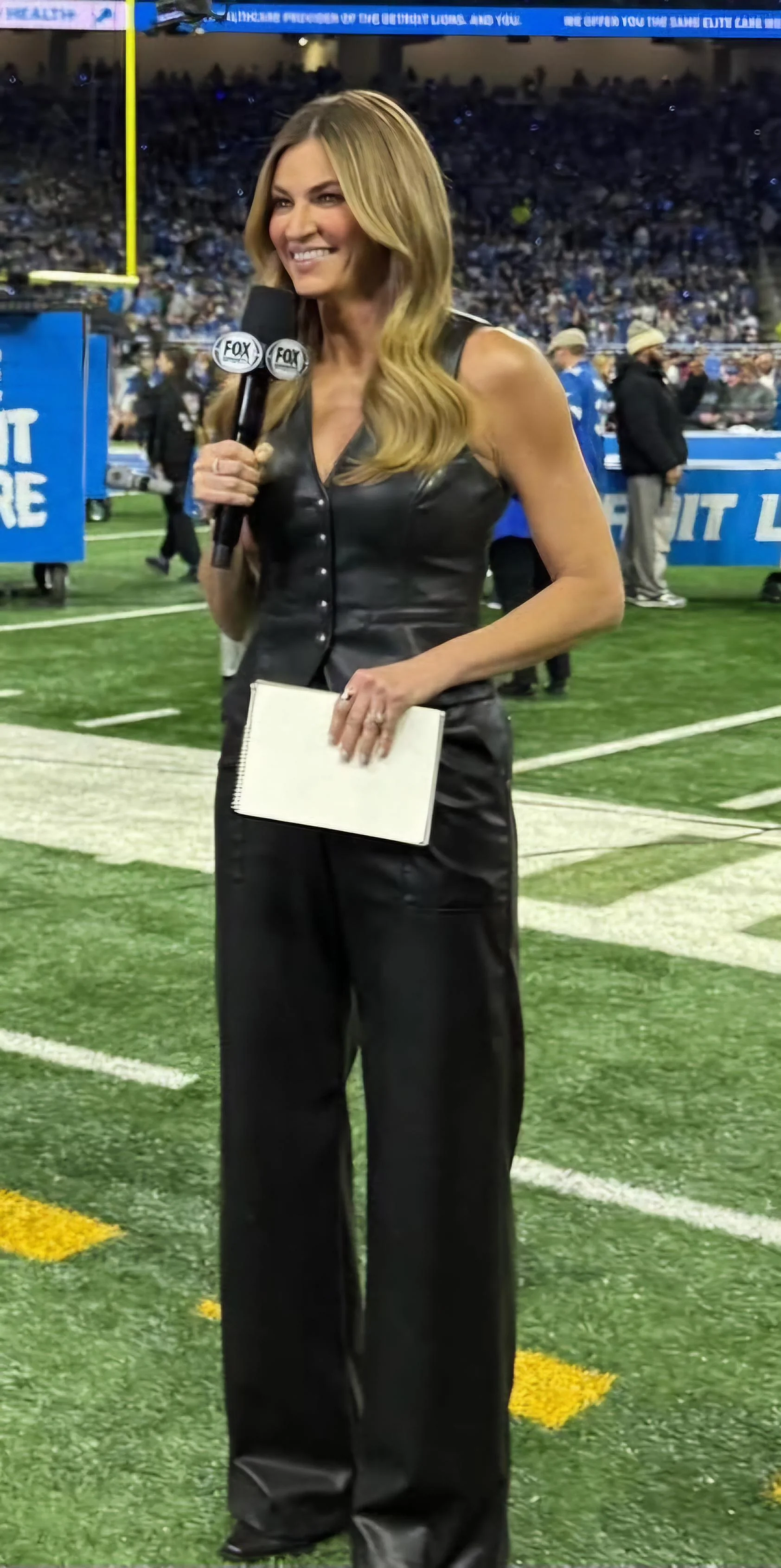 Erin Andrews, 46 picture 1 of 1
