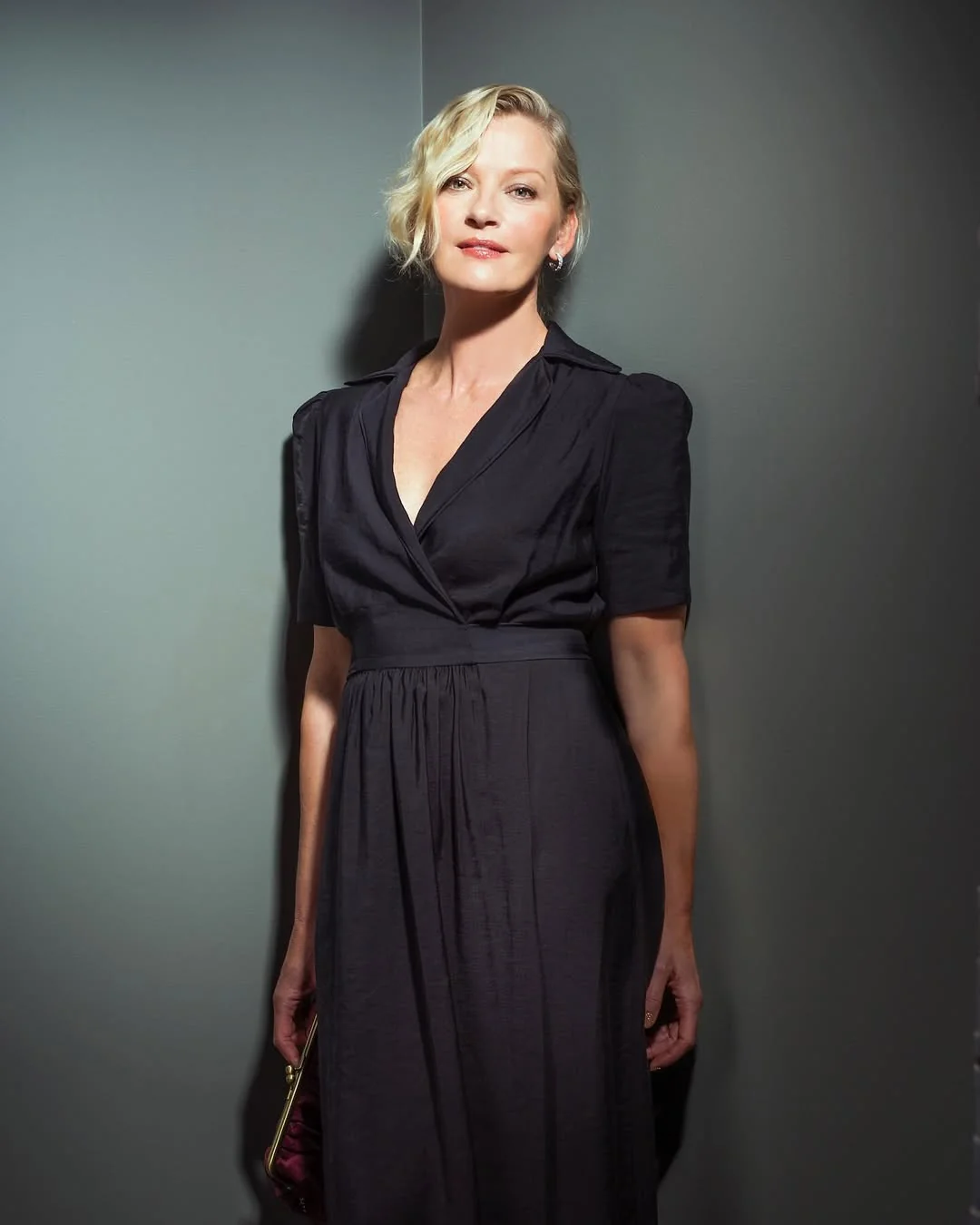 Gretchen Mol, 52 picture 2 of 3