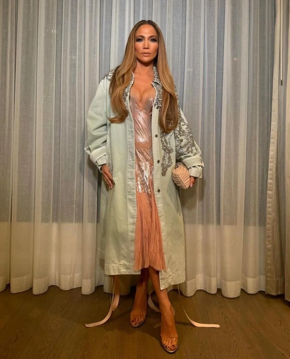 Jennifer Lopez, 55 picture 2 of 4