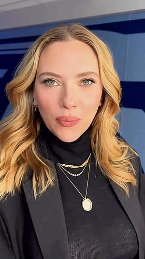 Scarlett Johansson, 40'