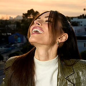 Sarah Shahi, 45'