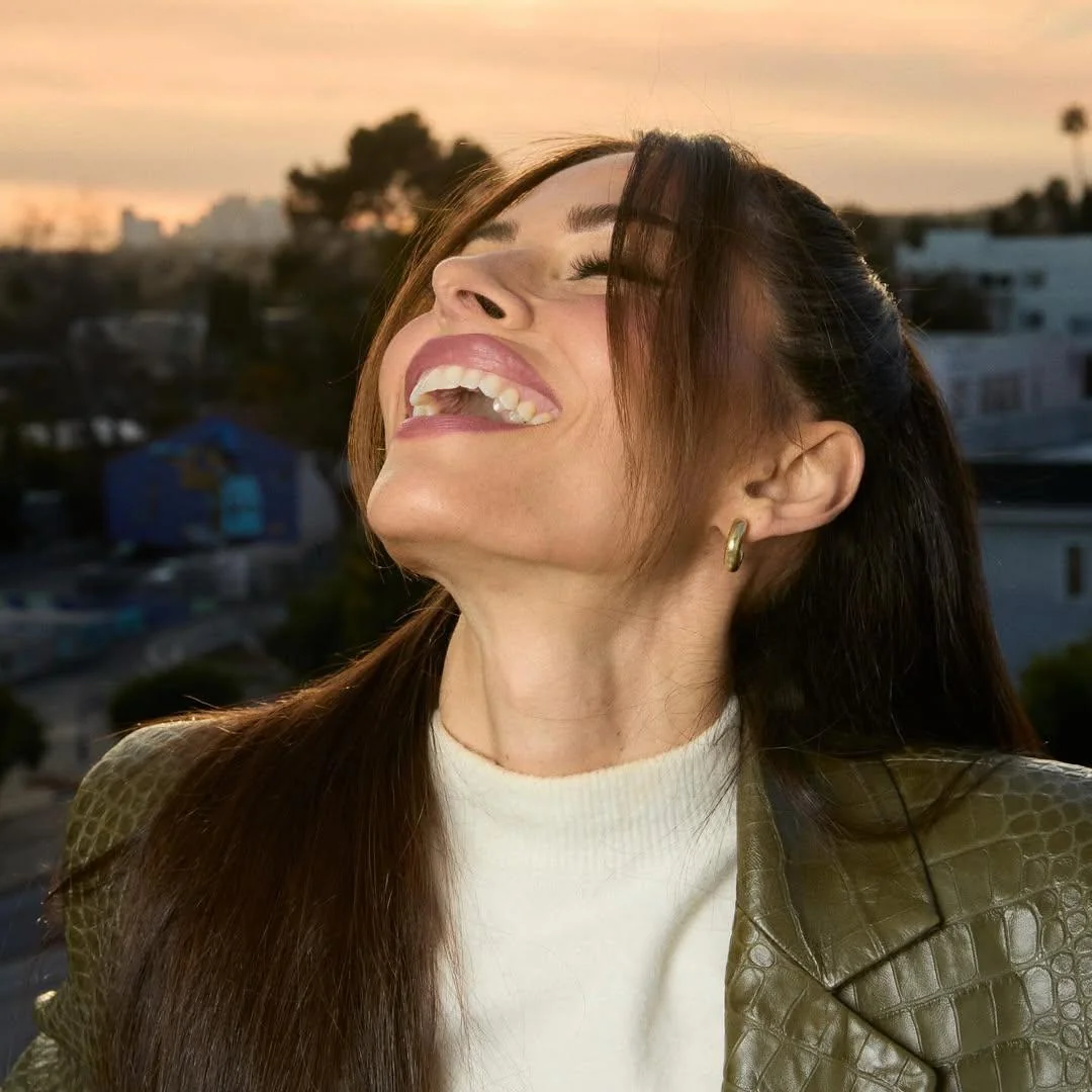 Sarah Shahi, 45 picture 1 of 7