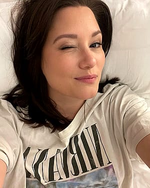 Chyler Leigh, 42'