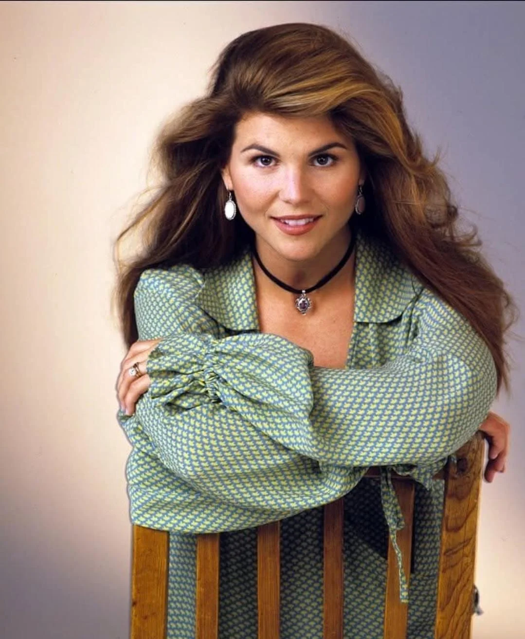 Lori Loughlin, 60 picture 6 of 6