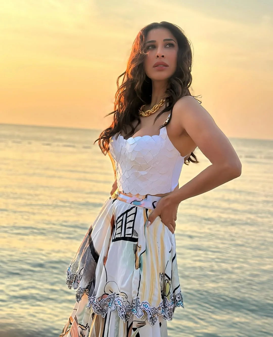 Sophie Choudry, 42 picture 3 of 7