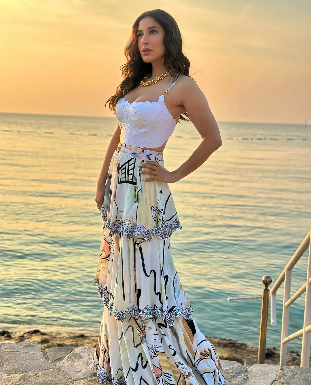 Sophie Choudry, 42 picture 5 of 7
