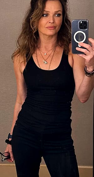 Dina Meyer, 56'