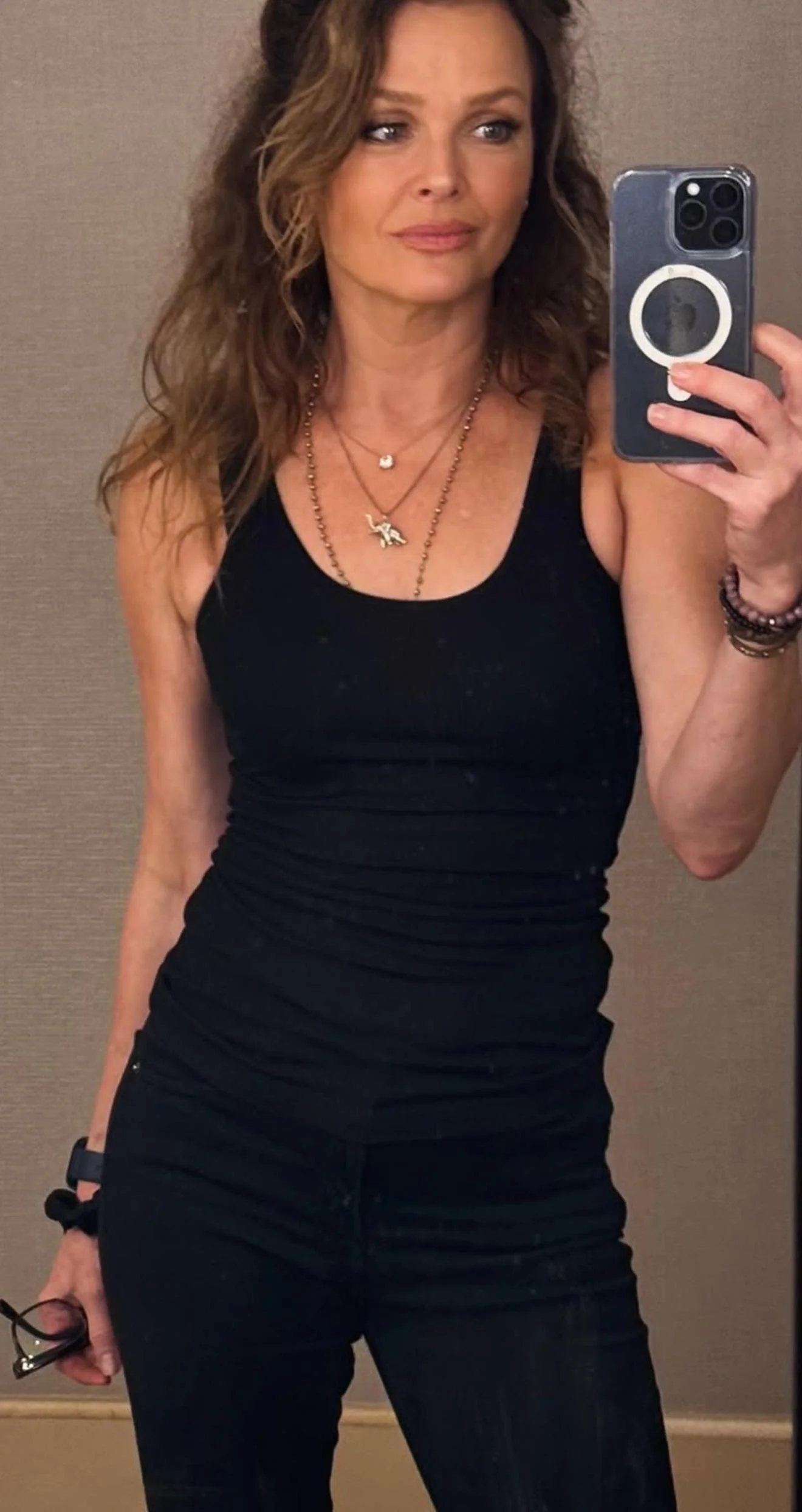 Dina Meyer, 56 picture 1 of 1