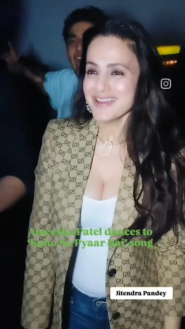 Ameesha Patel, 49 picture 1 of 2
