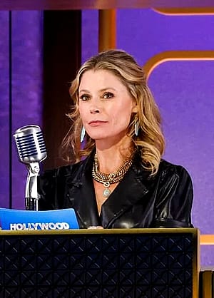 Julie Bowen, 54'