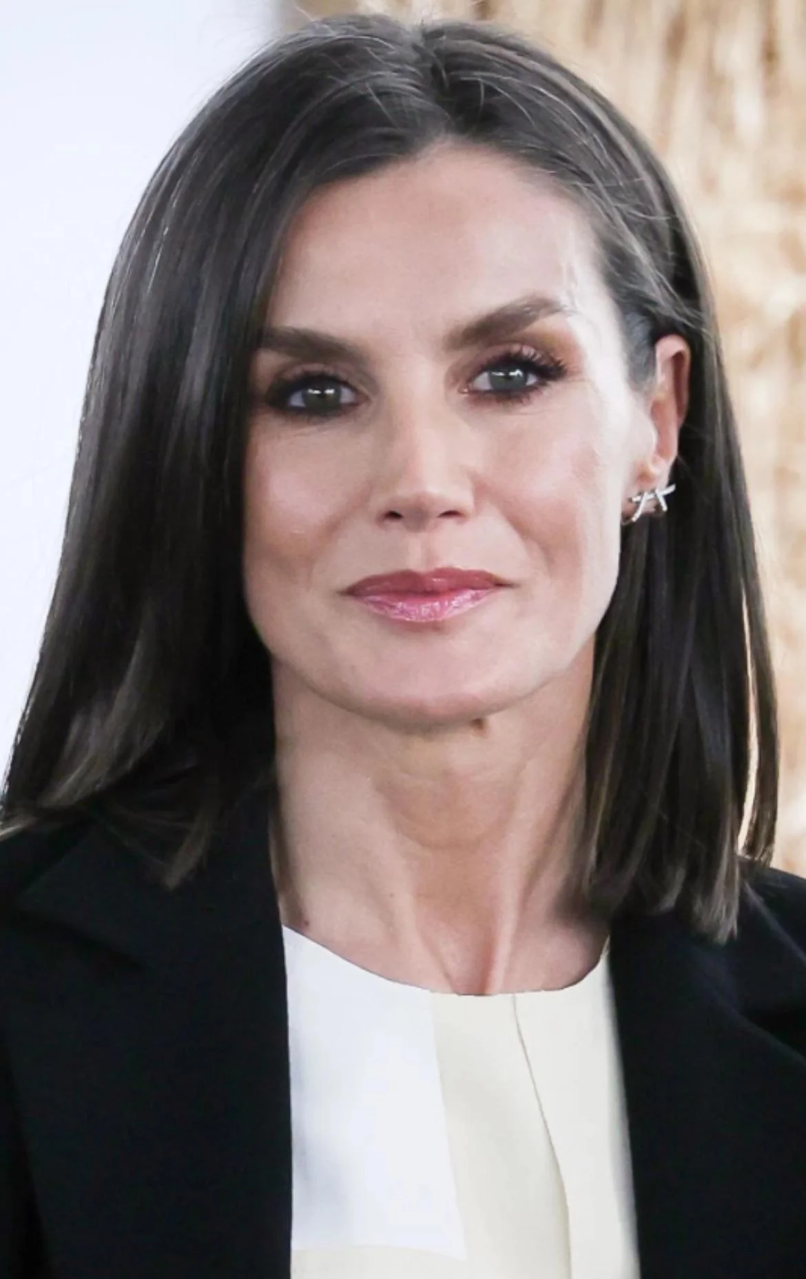 Queen Letizia of Spain, 52 picture 2 of 4