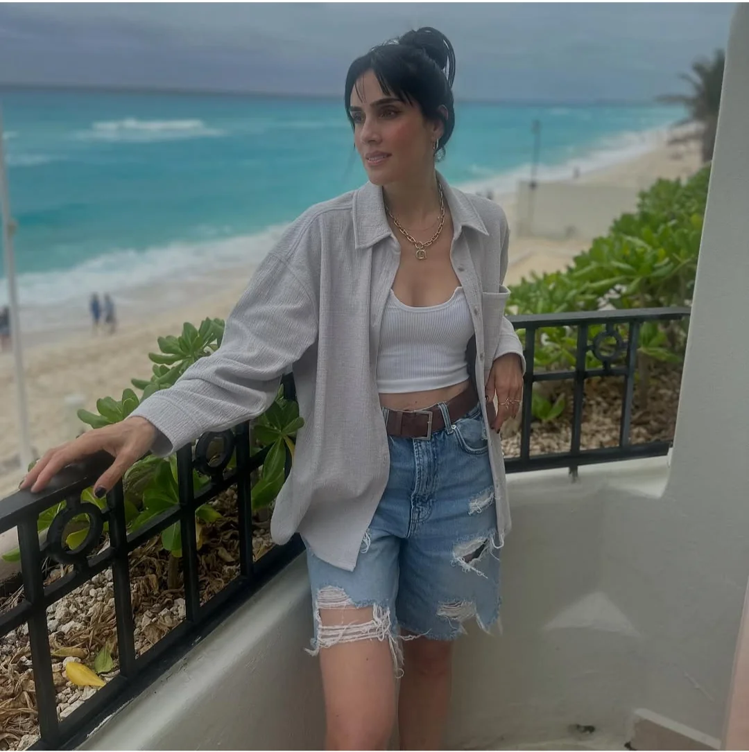 Sandra Echeverría, 40 picture 1 of 4