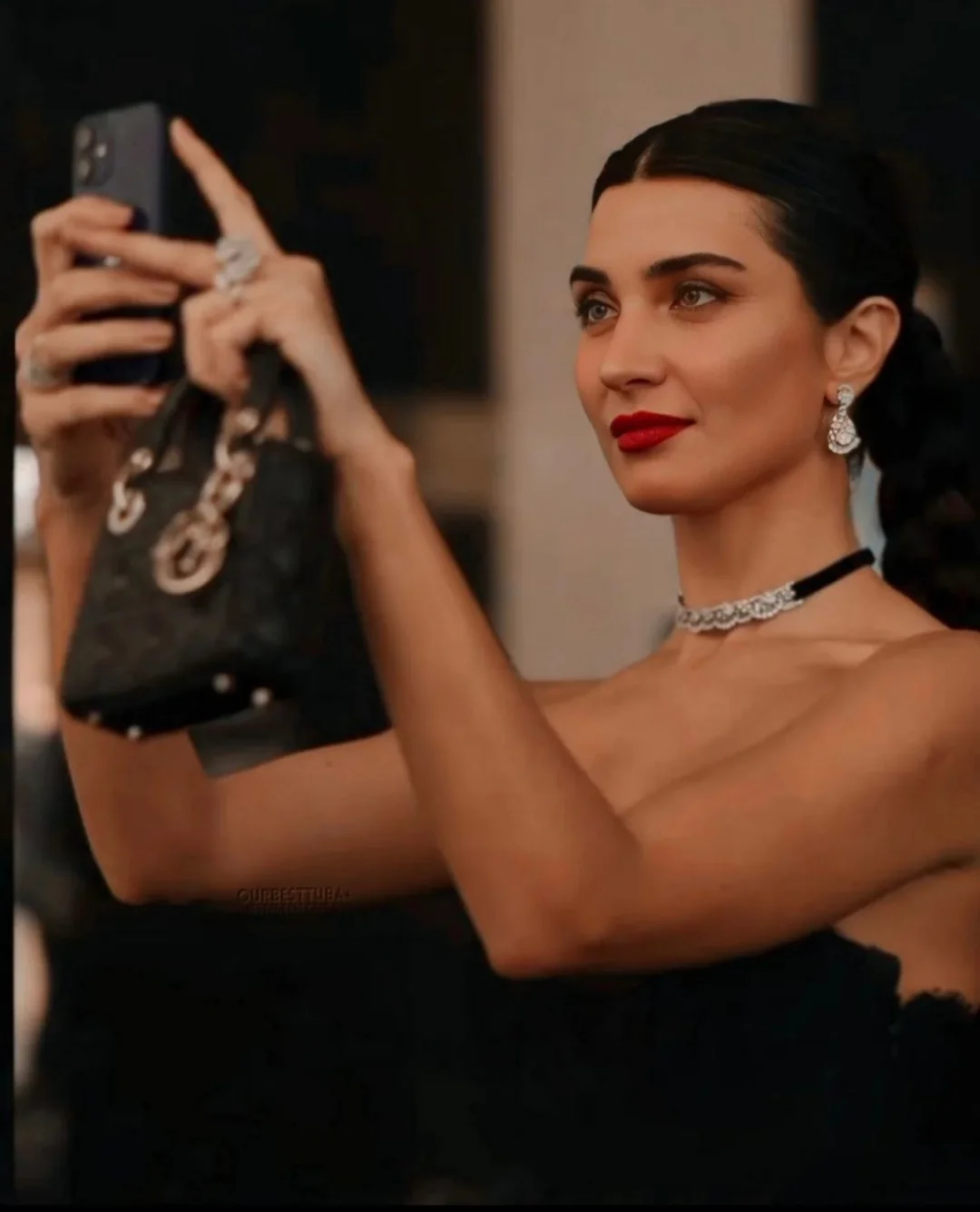 Tuba Büyüküstün, 42 picture 3 of 3