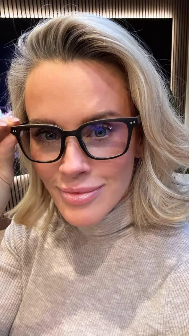 Jenny McCarthy, 52 picture 1 of 1
