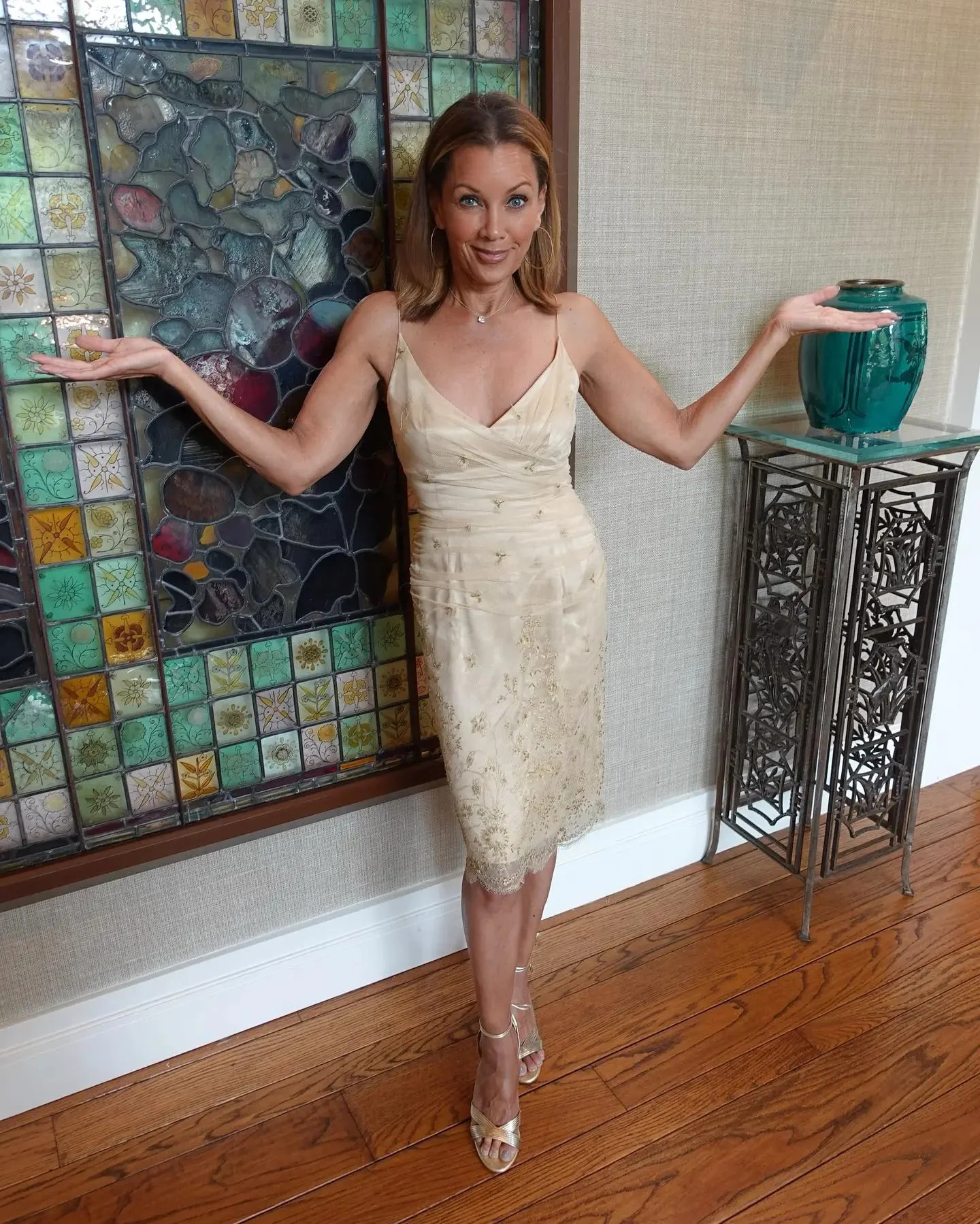 Vanessa Williams, 61 picture 2 of 2