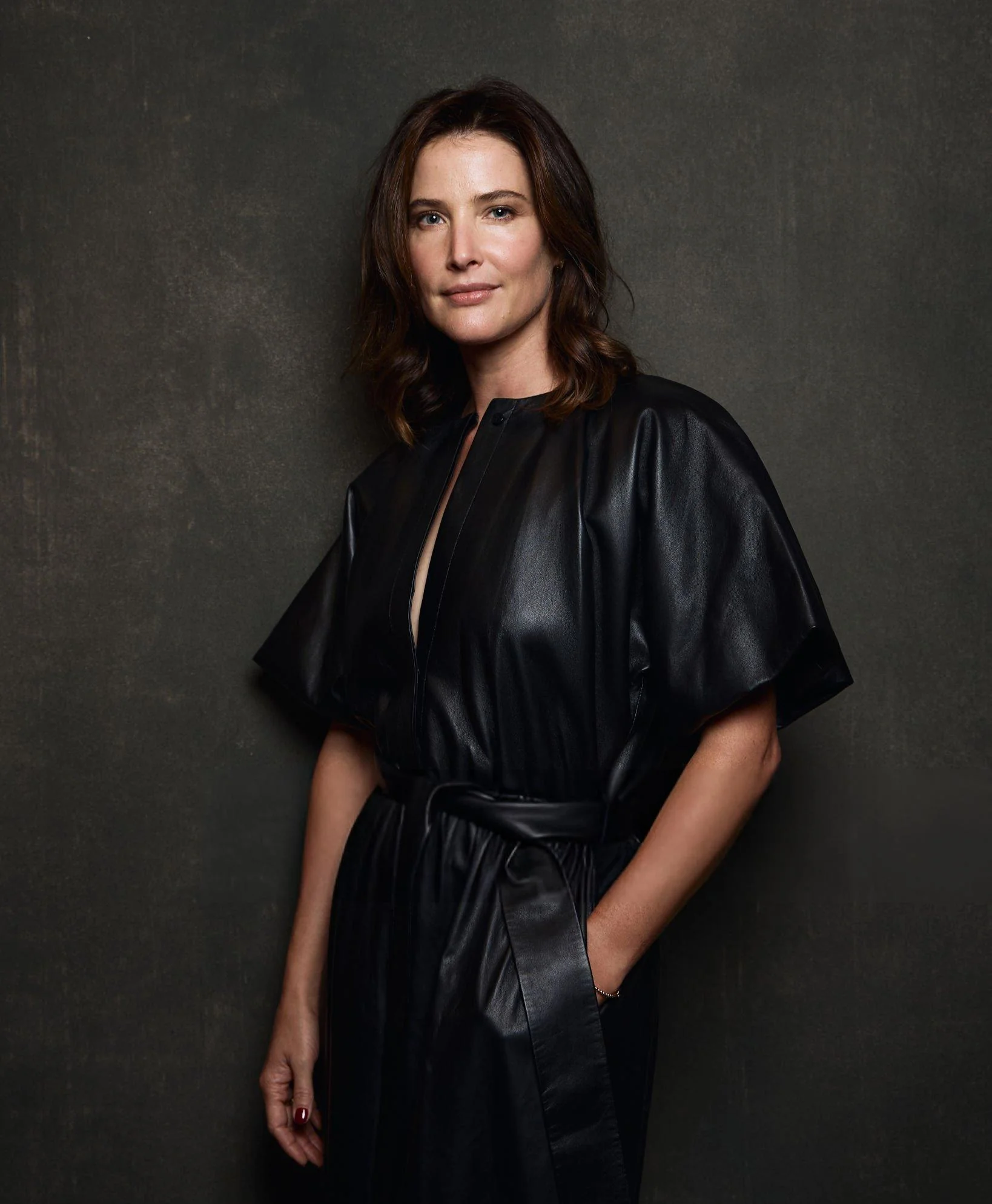 Cobie Smulders, 42 picture 4 of 4