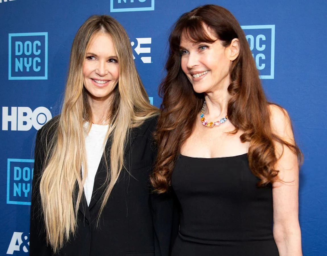 Elle Macpherson, 60, and Carol Alt, 63 picture 1 of 1