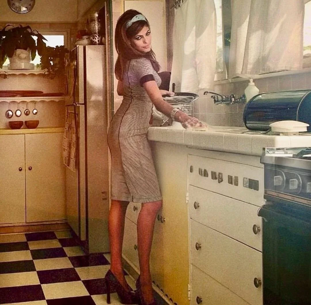 Eva Mendes, 50 picture 1 of 2