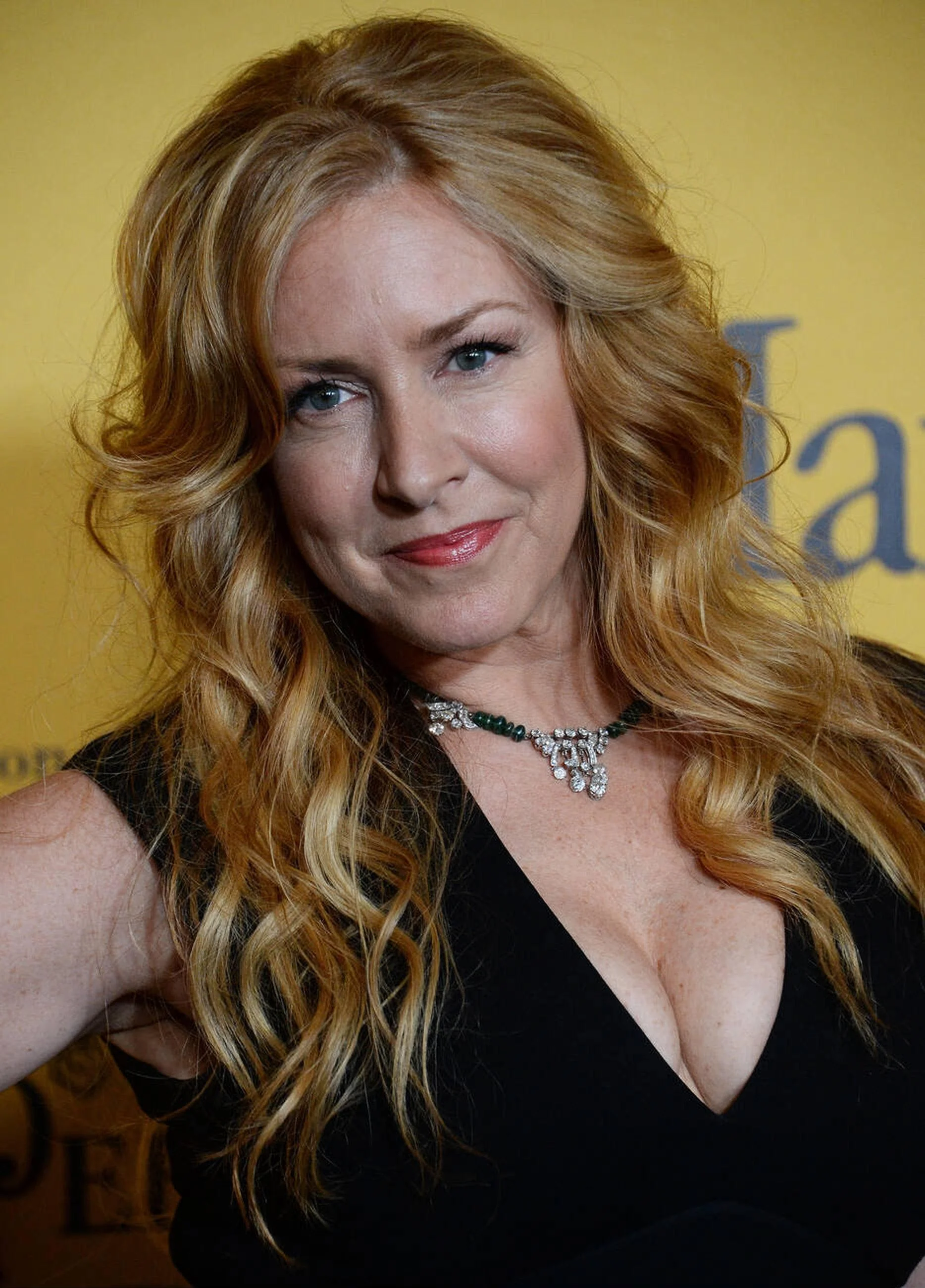 Joely Fisher, 46 picture 1 of 1