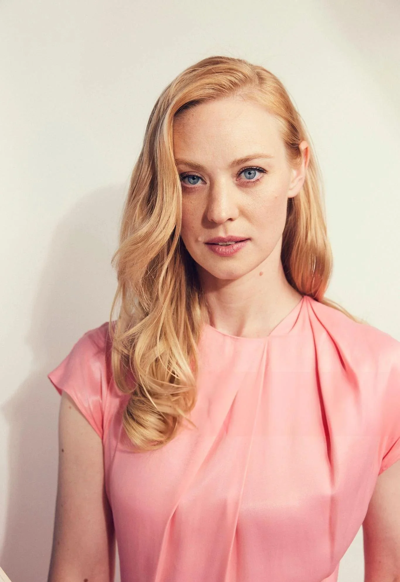 Deborah Ann Woll, 40 picture 2 of 5