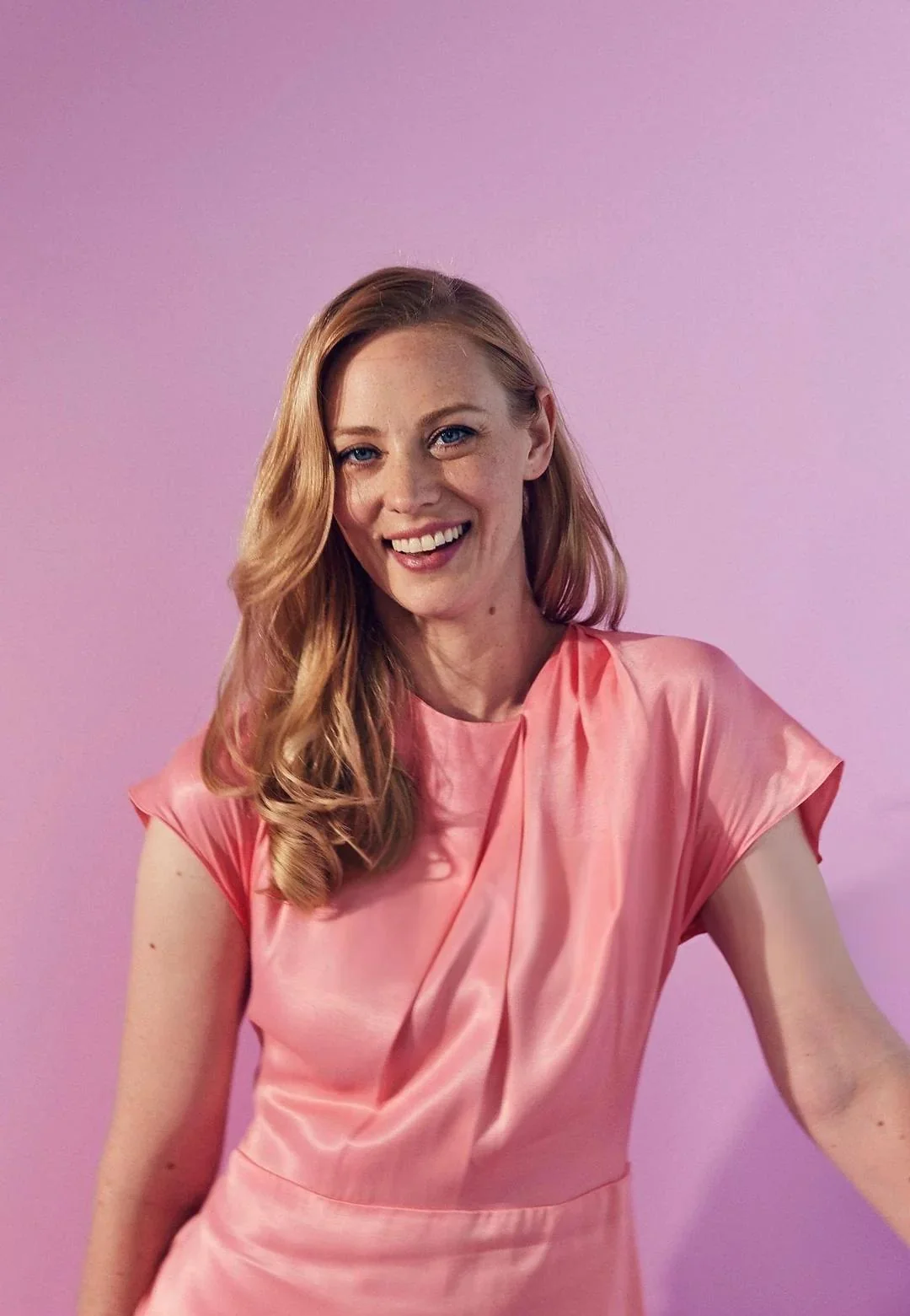 Deborah Ann Woll, 40 picture 4 of 5