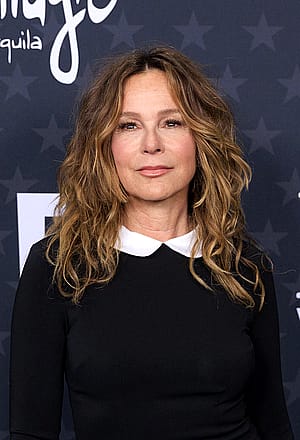 Jennifer Grey, 64'
