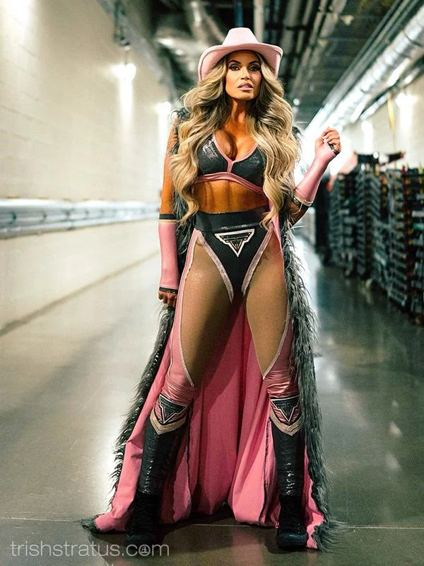 Trish Stratus, 49 BTS Royal Rumble picture 6 of 7