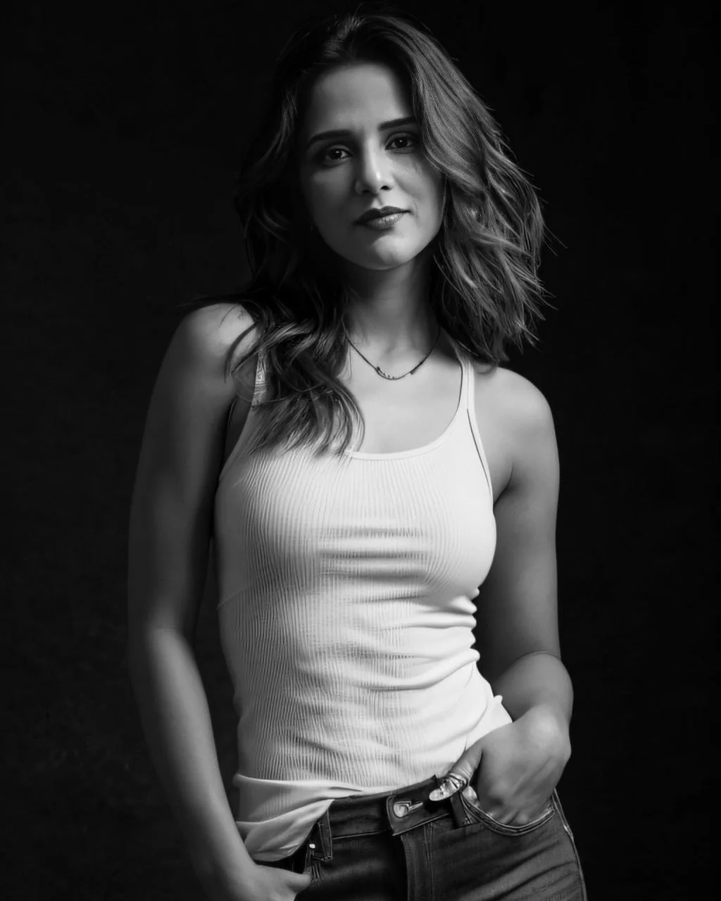 Shipra Khanna, 43 picture 1 of 2
