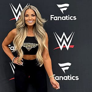 Trish Stratus, 49'