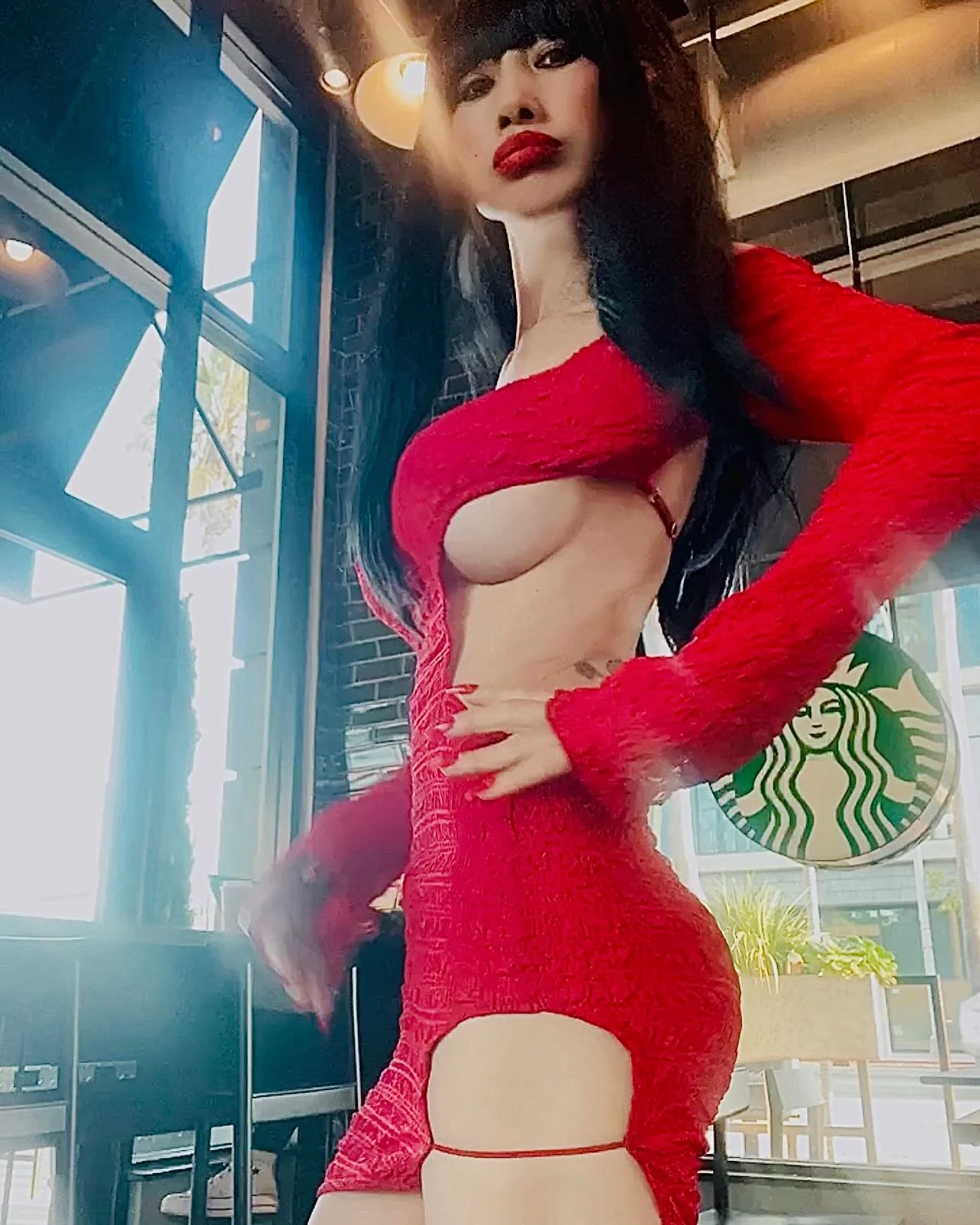 Bai Ling, 58 picture 1 of 2