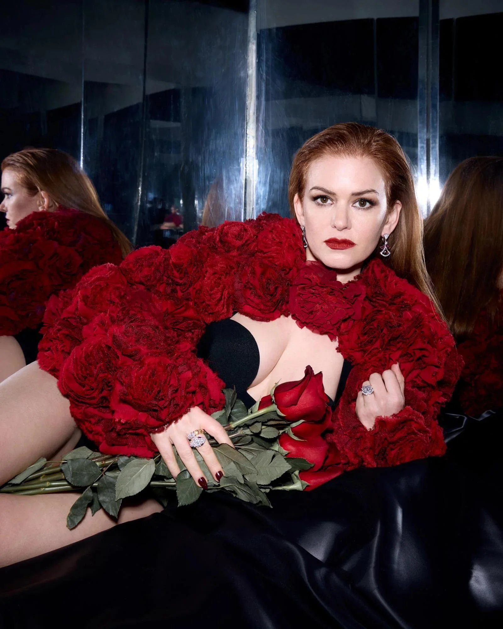 Isla Fisher, 49 picture 2 of 2