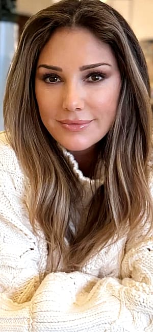 Daisy Fuentes, 58'