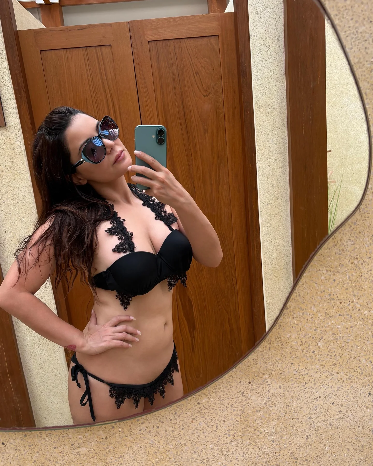 Minissha Lamba, 40 picture 1 of 3