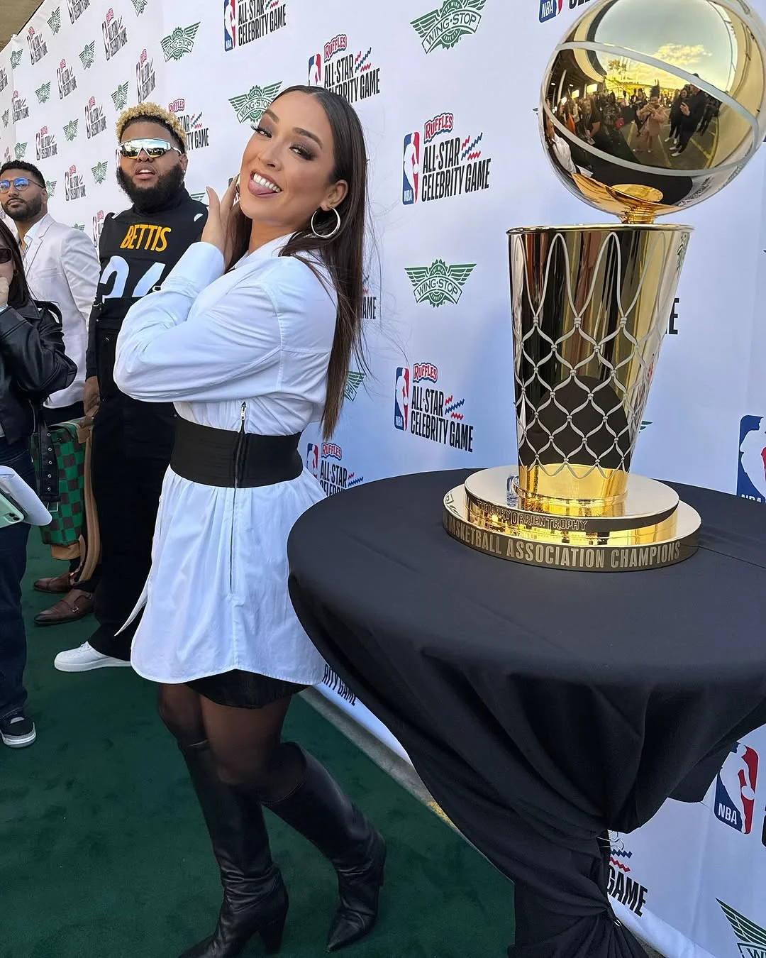Cassidy Hubbarth, 40 picture 3 of 3