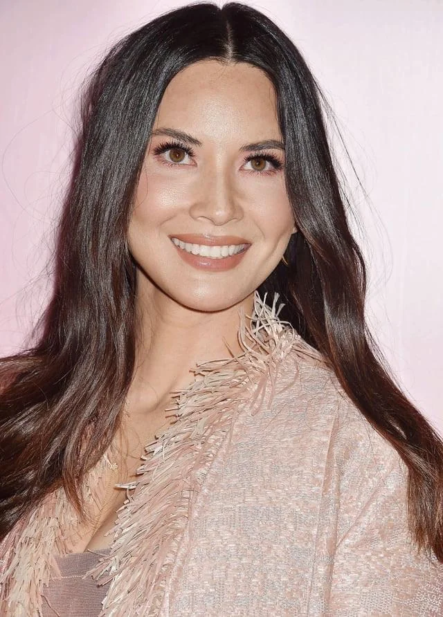 Olivia Munn, 41 picture 2 of 3