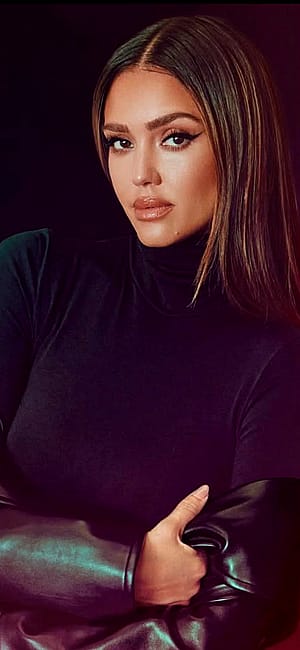 Jessica Alba, 43'