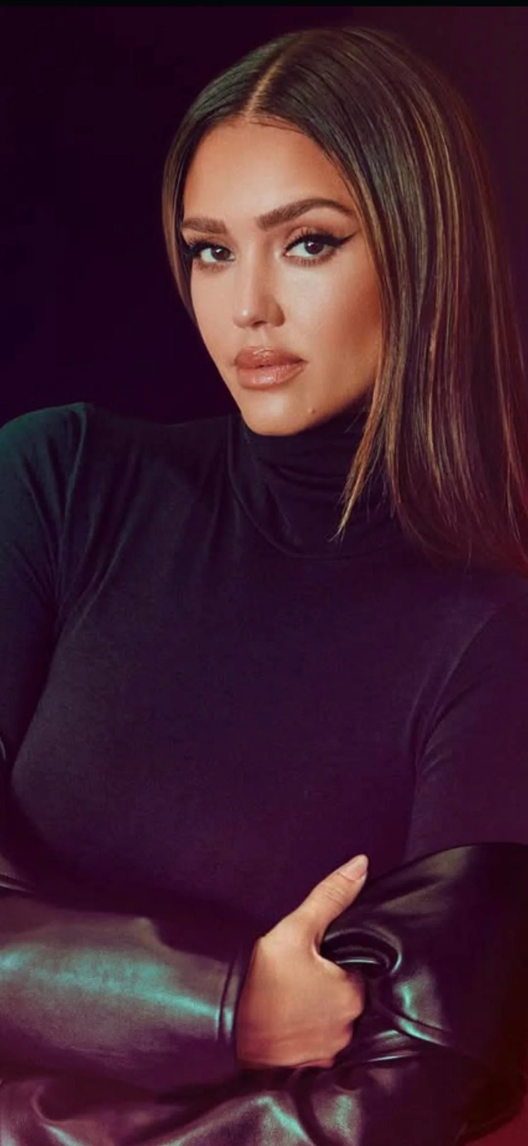 Jessica Alba, 43 picture 1 of 2