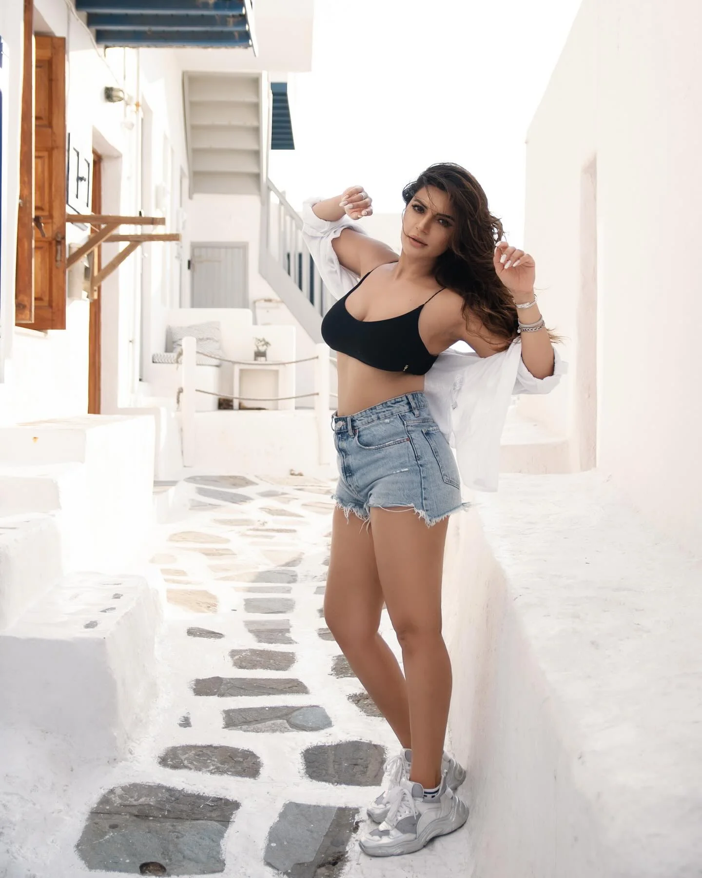 Shama Sikander, 43 picture 1 of 2