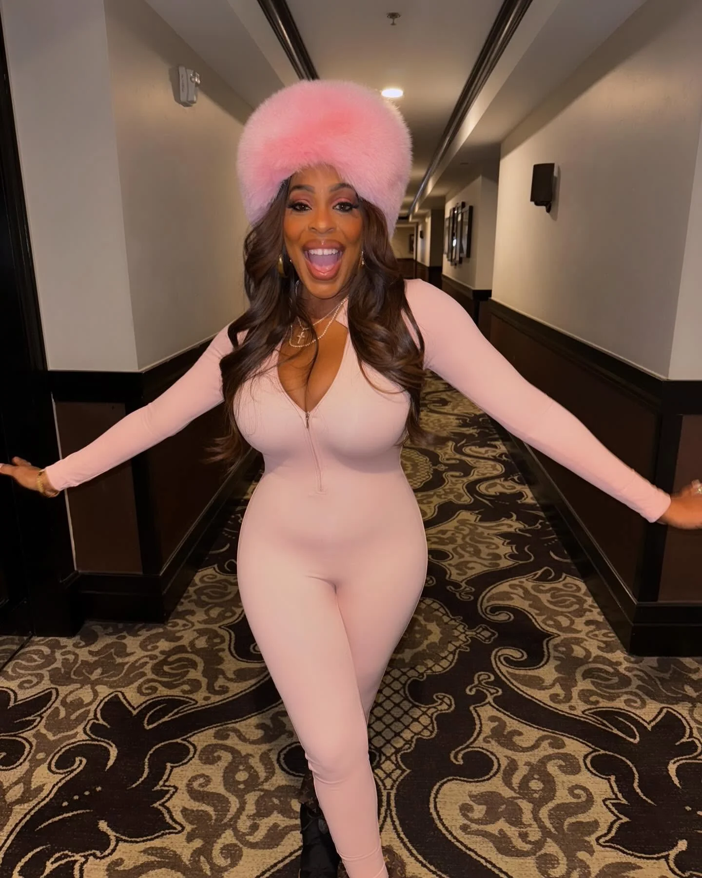 Niecy Nash, 54 picture 1 of 2