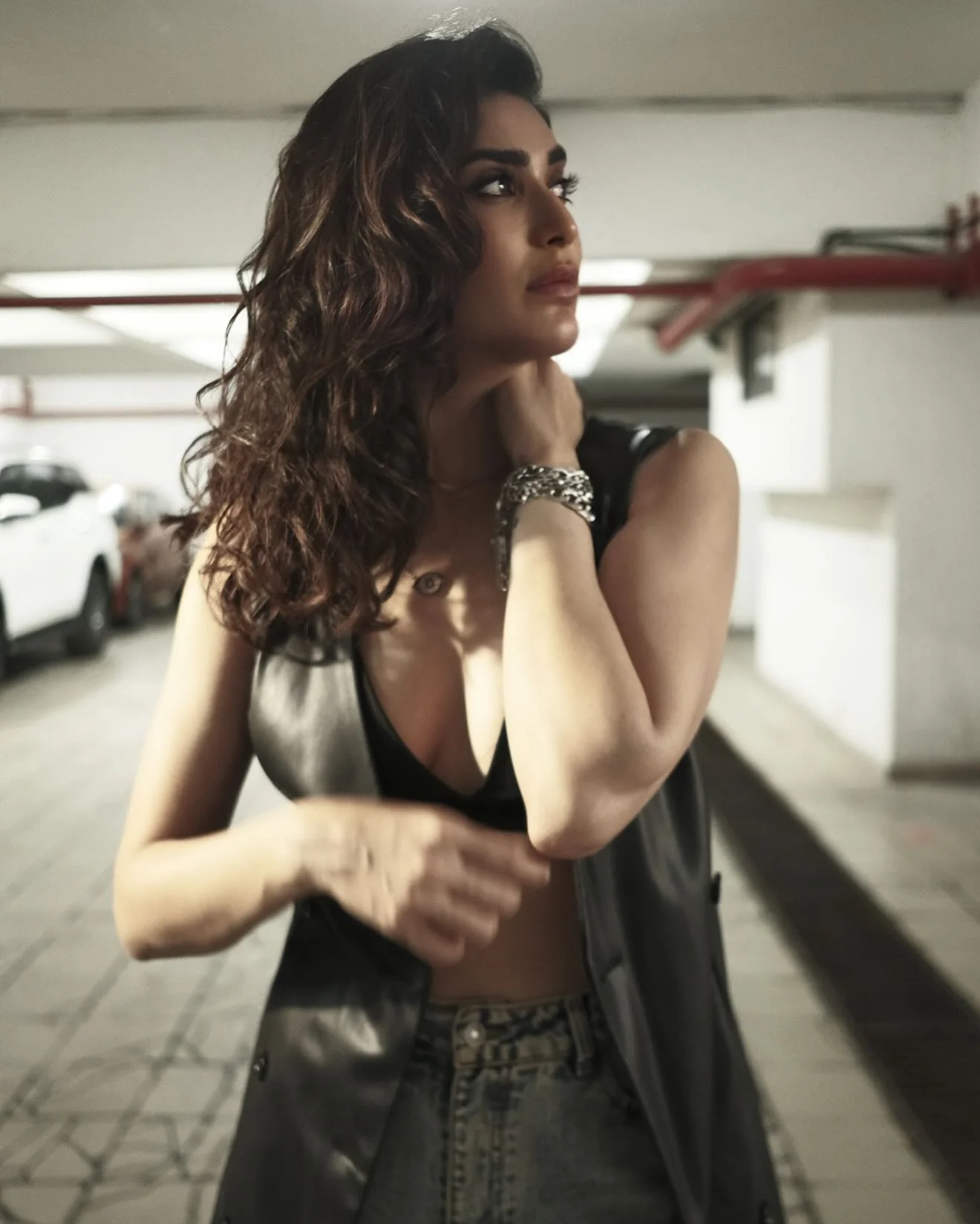 Karishma Tanna, 41 picture 3 of 3