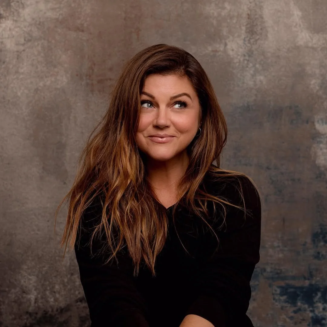 Tiffani Thiessen, 51 picture 2 of 4