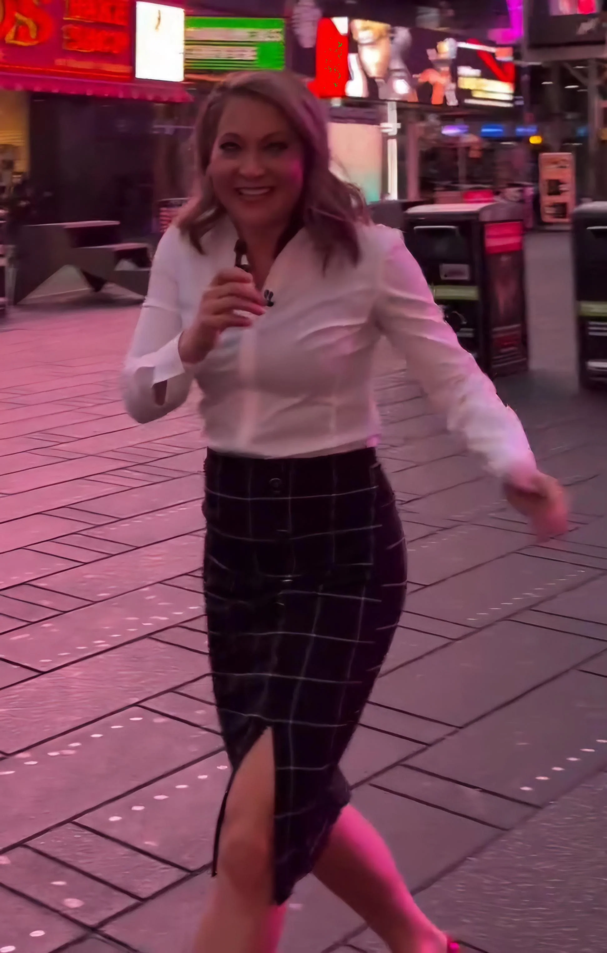 Ginger Zee, 44 picture 5 of 7